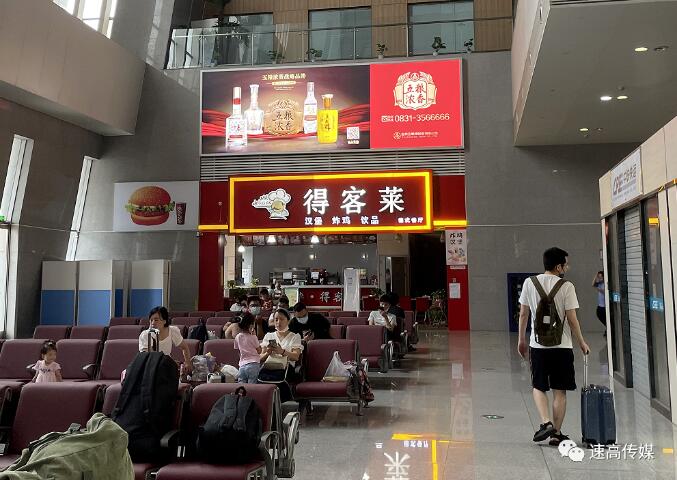 節(jié)假日營銷，想讓品牌出圈還得看戶外廣告！